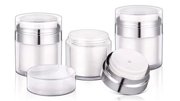 What is an airless jar?