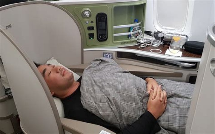 What is EVA Air business class like?