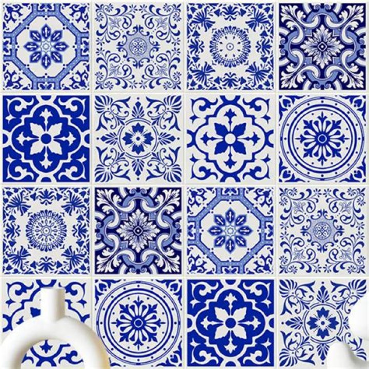 What is los Azulejos?