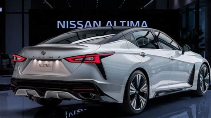 What is Nissan Altima SV package?