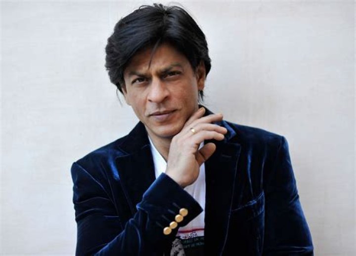 What is Shahrukh Khan qualification?