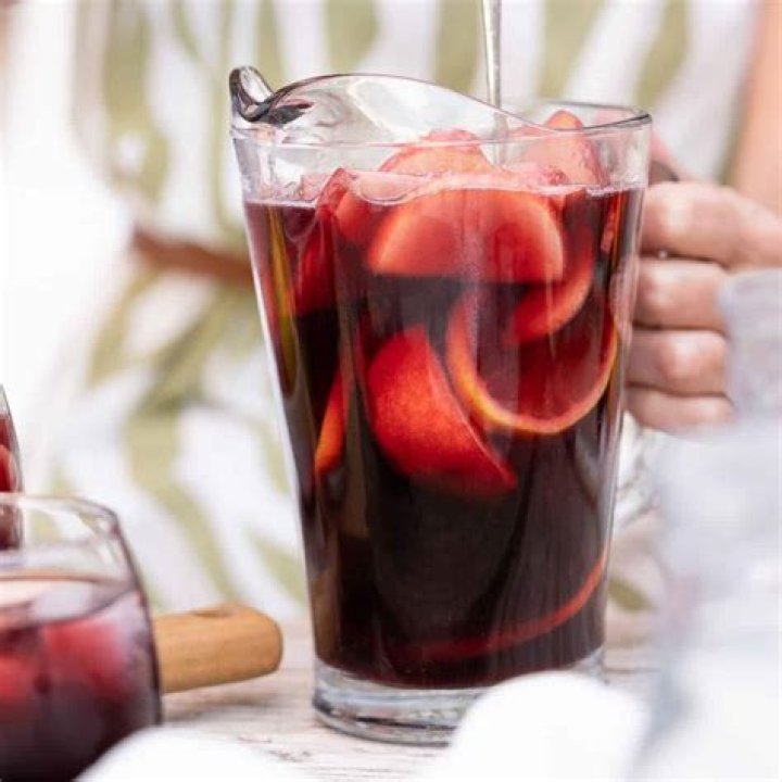 What is Spanish sangria made of?
