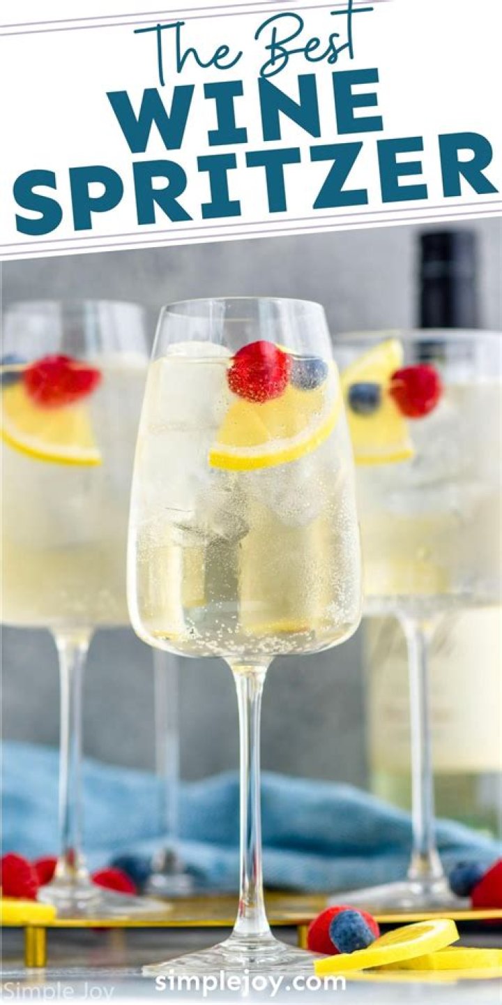 What is spritzer wine made of?