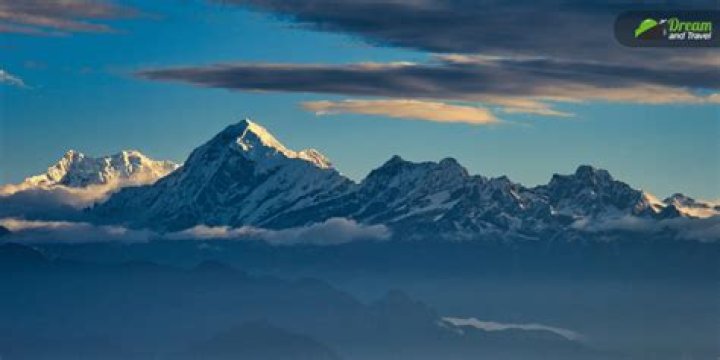 What is the best time for Sandakphu Trek?