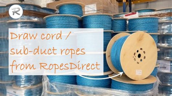 What is the difference between drawcord and drawstring?