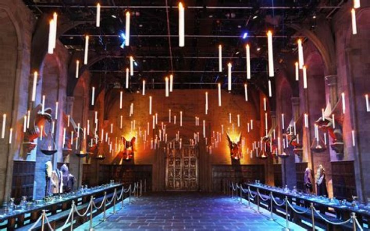 What is the dining hall in Harry Potter called?