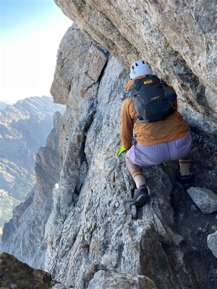 What is the easiest route up Mt Rainier?