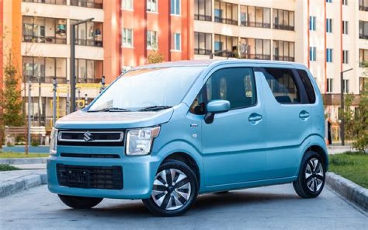 What is the mileage of Suzuki Wagon R in Pakistan?
