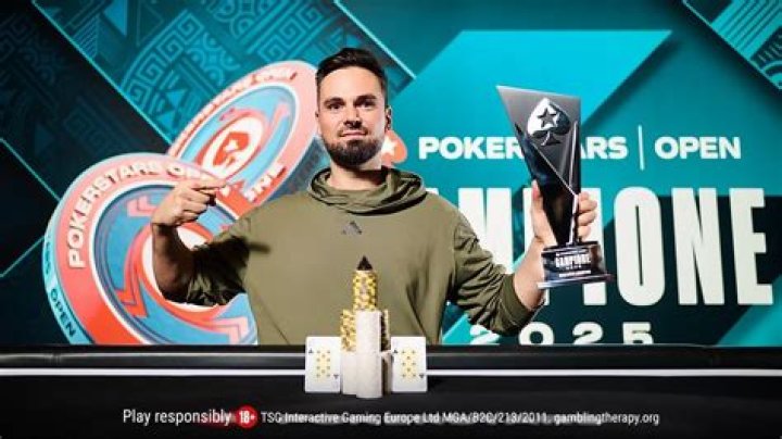 What is the minimum deposit on PokerStars?