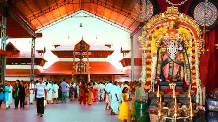 What is the story behind Guruvayoor temple?