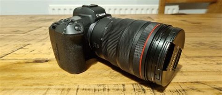 What is VC on Canon lens?