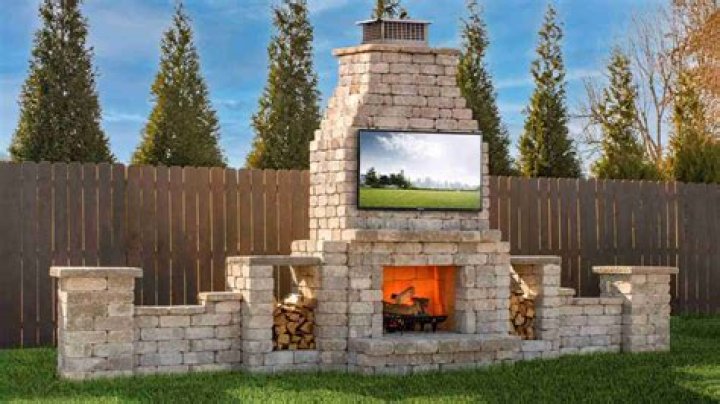 What kind of brick do you use for an outdoor fireplace?