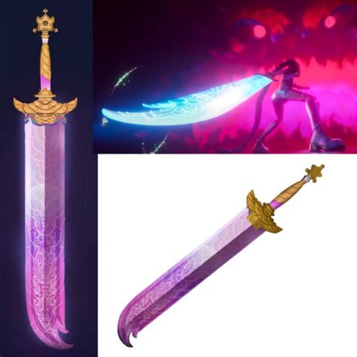 What kind of sword does Corvo use?