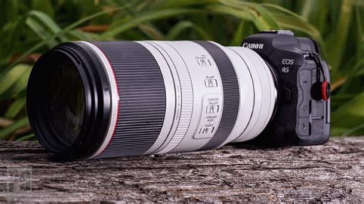 What lenses do Canon mirrorless cameras use?