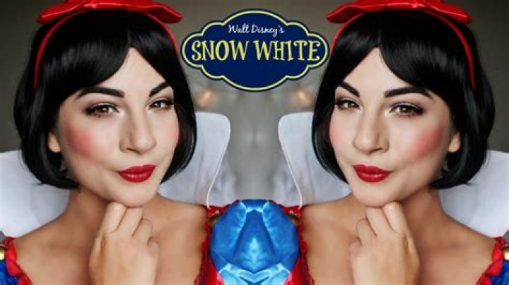 What makeup does Snow White?