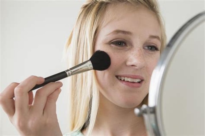 What makeup should a teenager have?