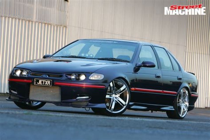 What model is a 2005 Ford Falcon?