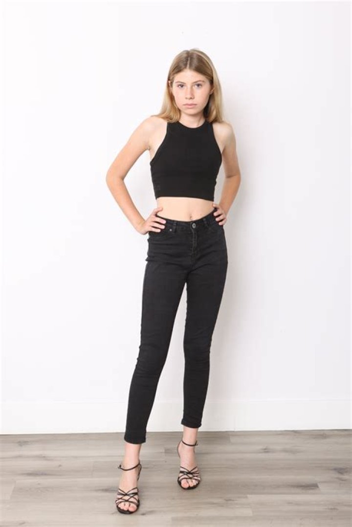 What modeling agencies take short models?