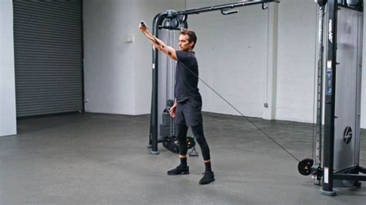 What muscles does the low cable crossover work?