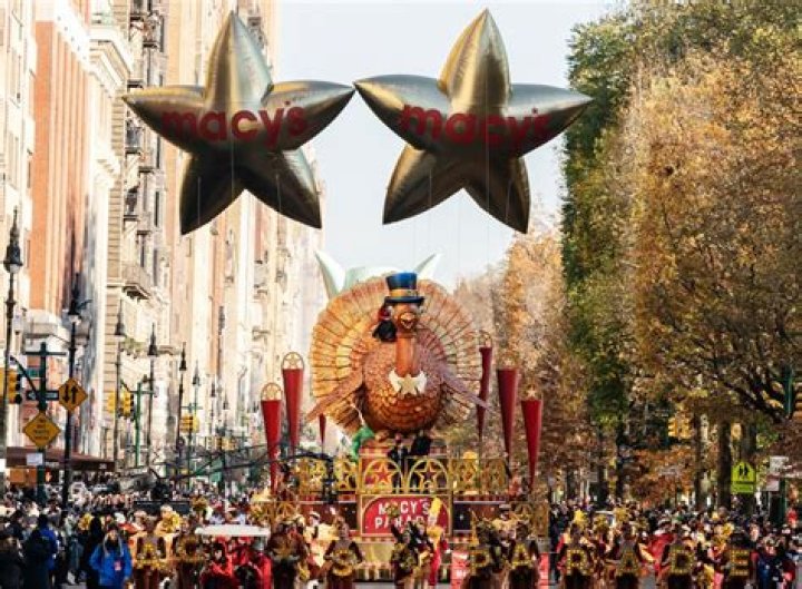 What musicals are performing at the Thanksgiving Day parade 2020?