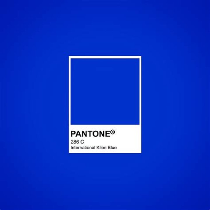 What Pantone is electric blue?