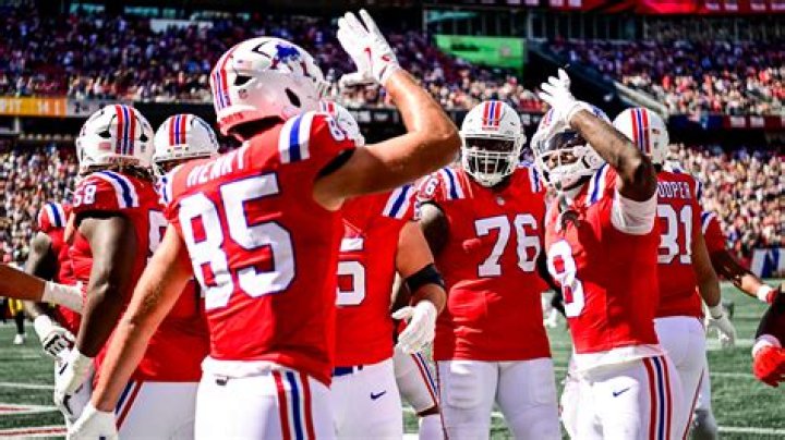 What radio station is airing the Patriots game?