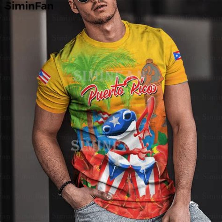 What shirts from the Puerto Rican men wear?