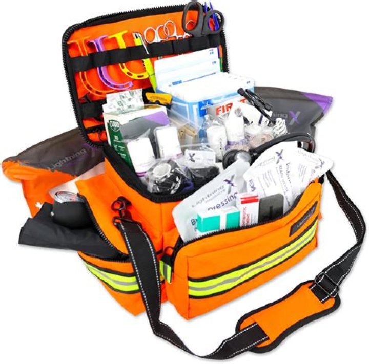 What should be in an EMT jump bag?