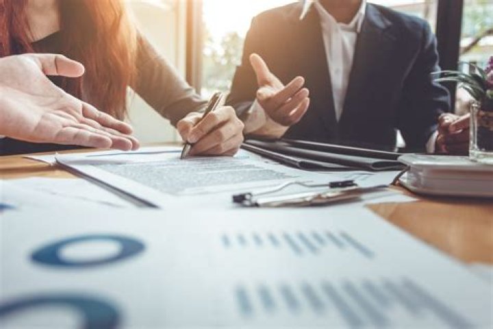 What should be included in an arbitration clause?