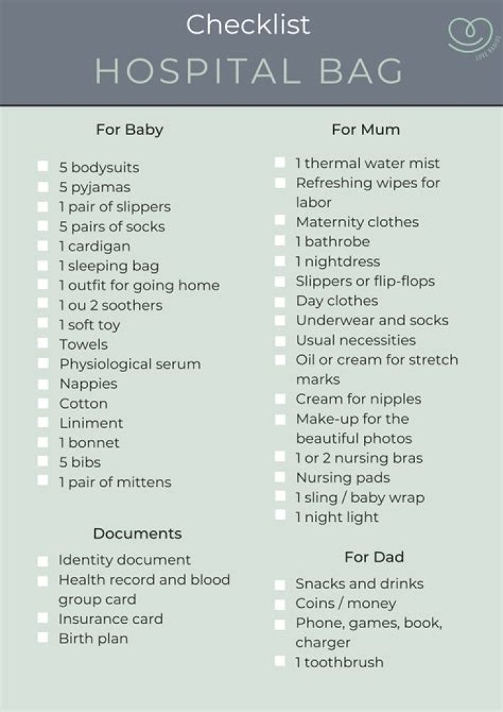 What should I pack in my maternity hospital bag?