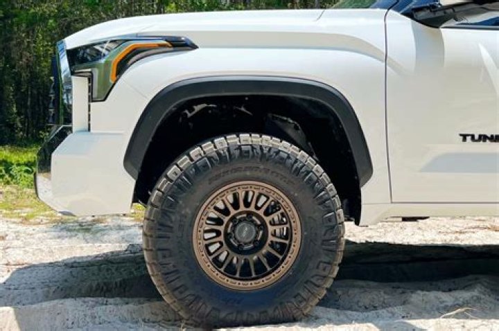 What size tire can I fit on my tundra?