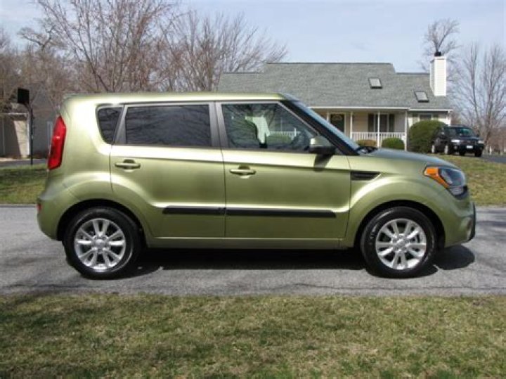What size tires go on a 2011 Kia Soul?