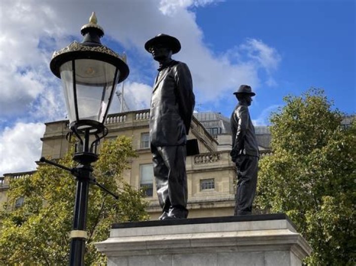What statues are in Hyde Park London?