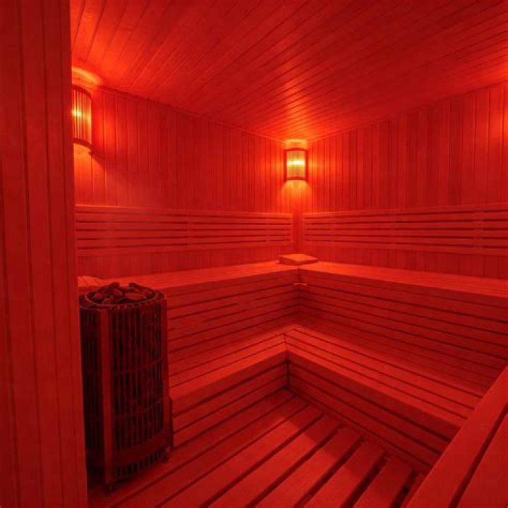 What temperature should a sauna be?