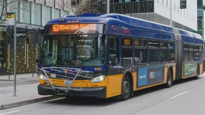 What time do Seattle buses stop running?