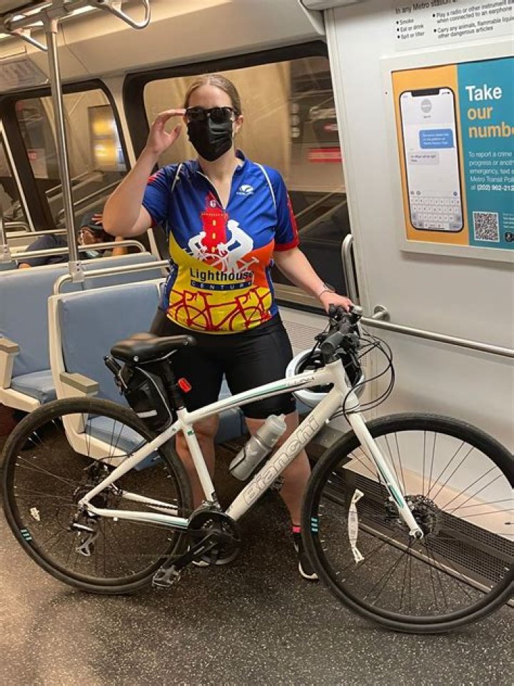 What time does the DC metro open on Saturday?