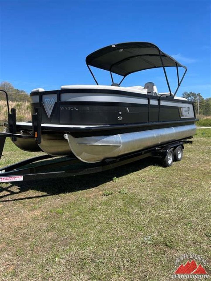 What to use to clean the toons on a pontoon boat?