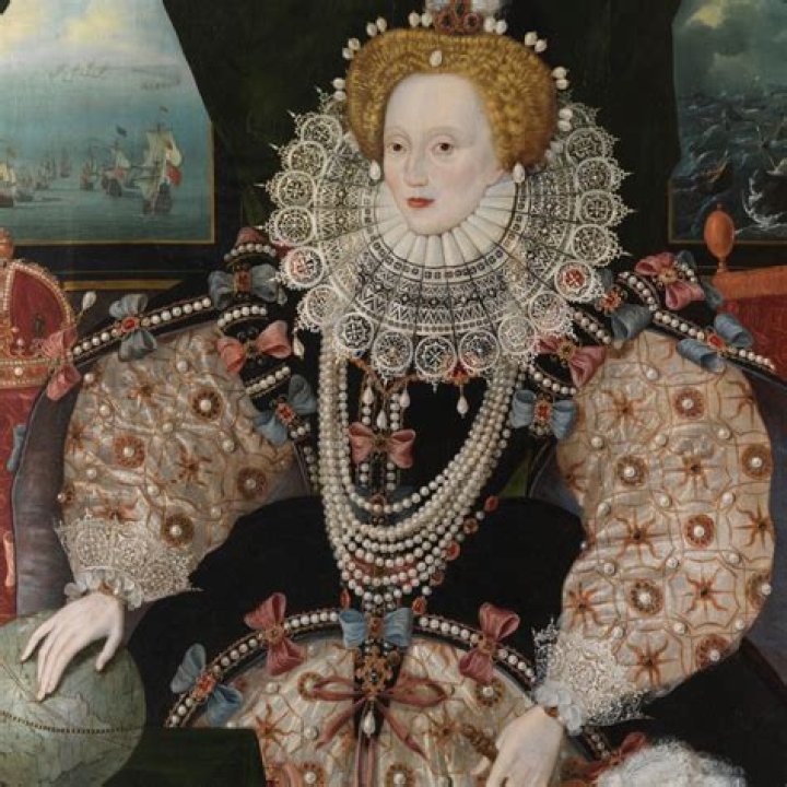 What was expected of Elizabethan woman?