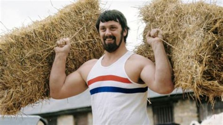 What was Geoff Capes best shot put?
