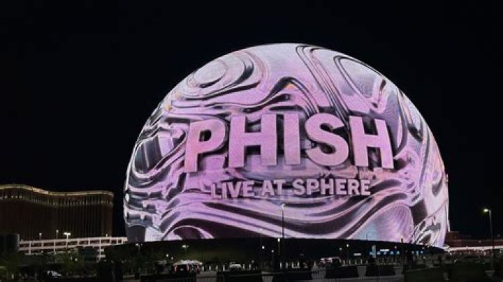 What was the biggest Phish concert?