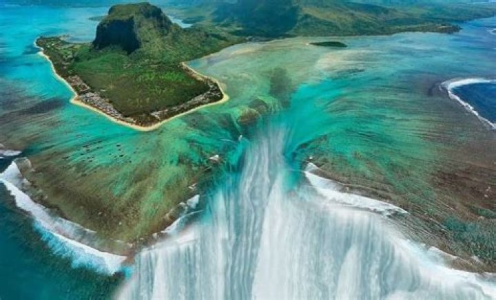 What waterfall is shaped like a Horseshoe?