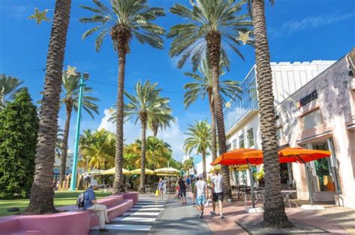 Whats most popular mall in Miami?