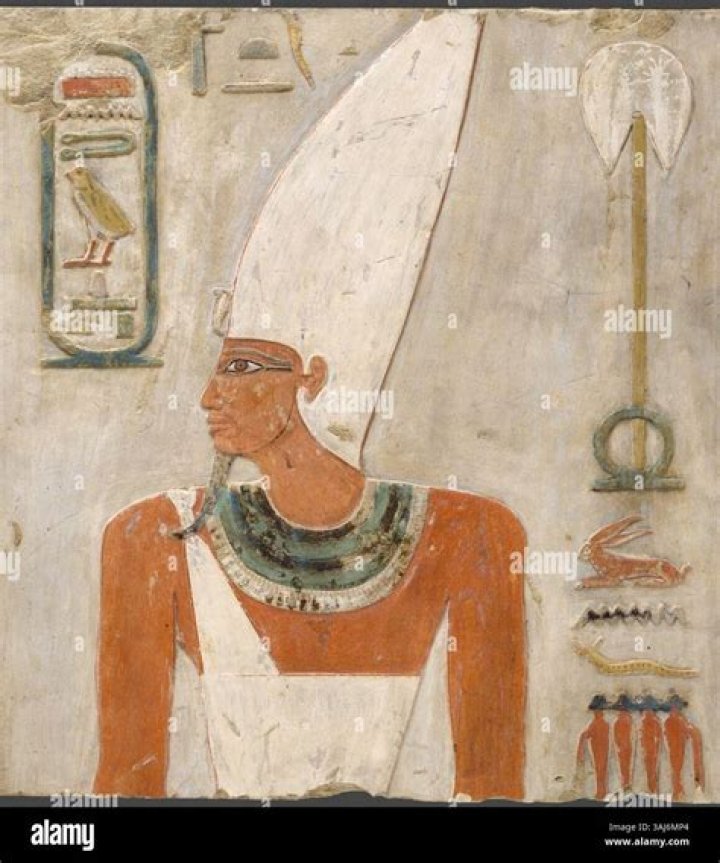 When did mentuhotep II reunited Egypt?