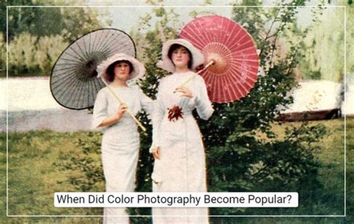 When did pinafores become popular?
