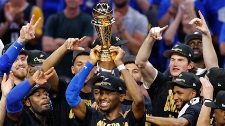 When did Tim Duncan win MVP?
