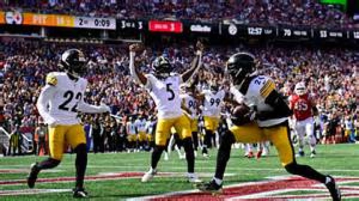 When was the last time the Oakland Raiders won a playoff game?