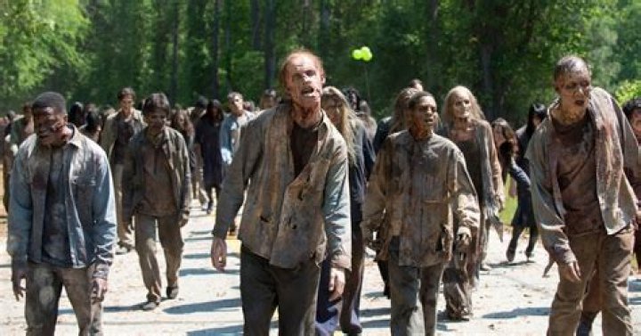 Where can I watch The Walking Dead Season 1?