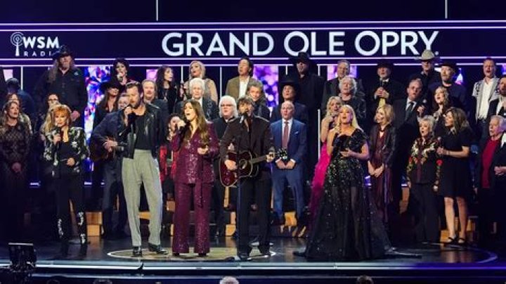 Where did the Grand Ole Opry move to in 1943?
