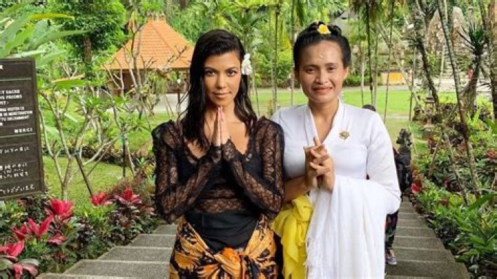Where do celebrities stay in French Polynesia?