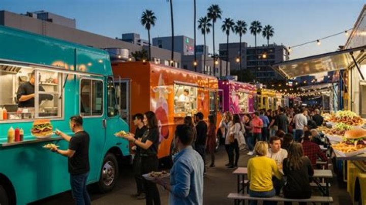 Where do food trucks gather in Los Angeles?